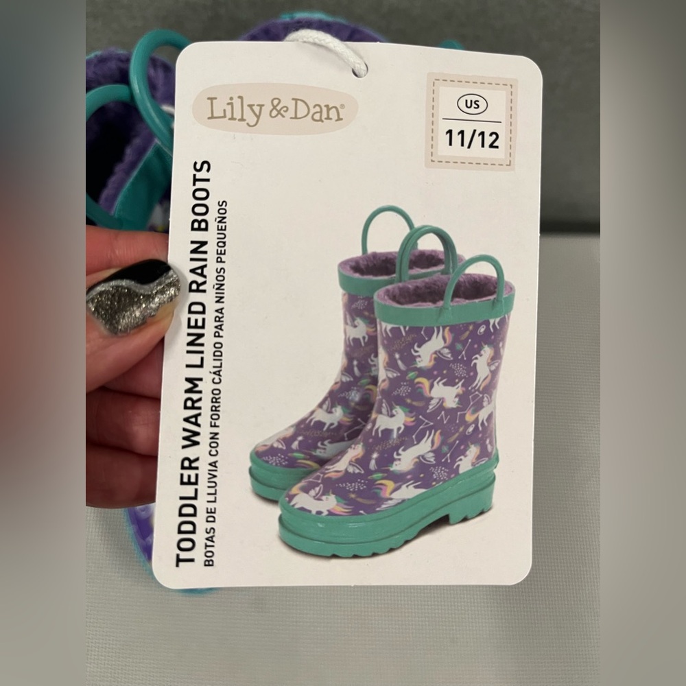 Toddler rain boots w/faux fur lining. Fun unicorn pattern. Size 11-12 - Picture 4 of 12